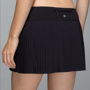 NWT lululemon Pleat to Street II skirt in black